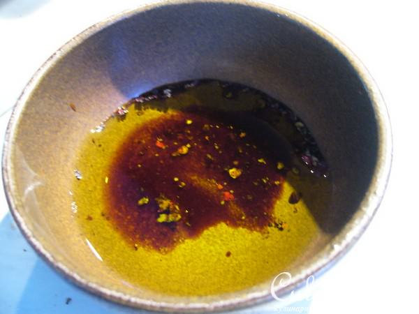 Салат из сырых шампиньонов с руколой