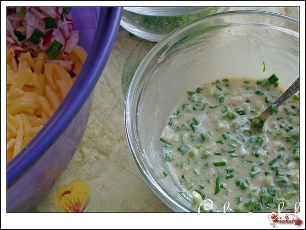 Сырный салат с редиской