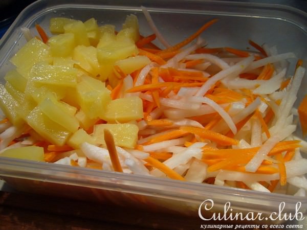 Салат из моркови, редьки и... ананаса