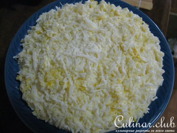 Салат " Нежность" с плавлеными сырками и курицей