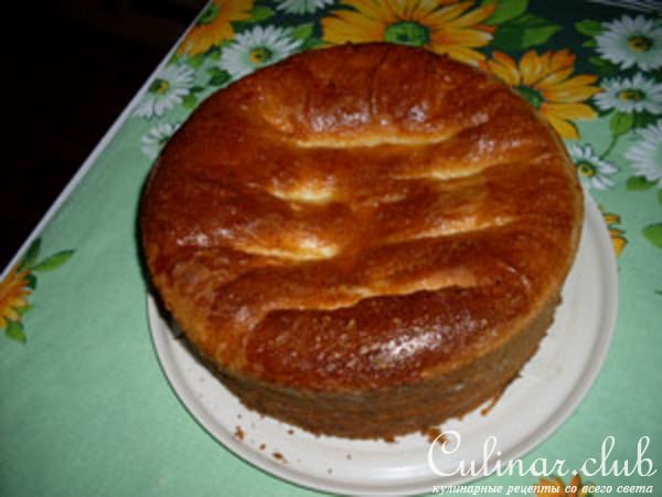 Пирог с бананами и вишнями