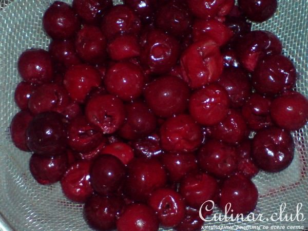 Пирог из Рикотты с вишнями