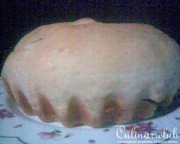 Постный пирог с халвой и орехами