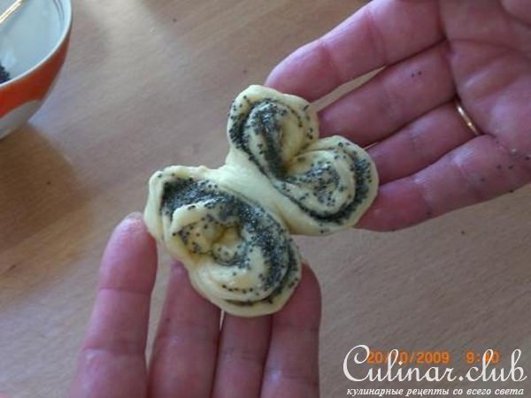Плюшки с маком (варианты лепки)