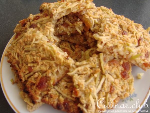 Квадратики с яблоком и изюмом