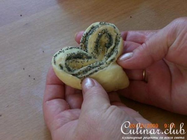 Плюшки с маком (варианты лепки)