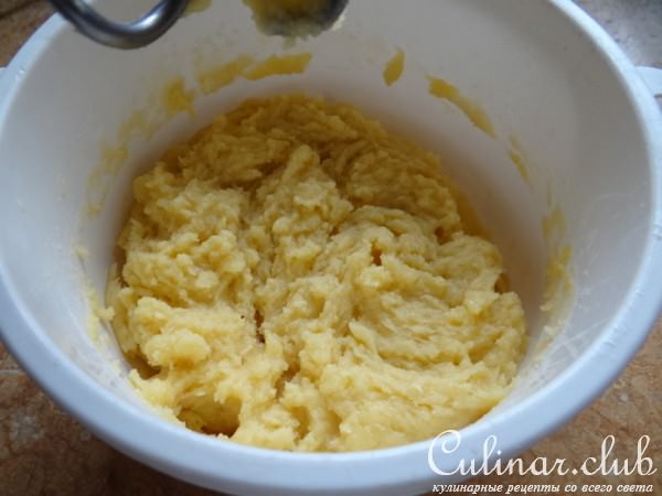 Яблочный пирог с изюмом