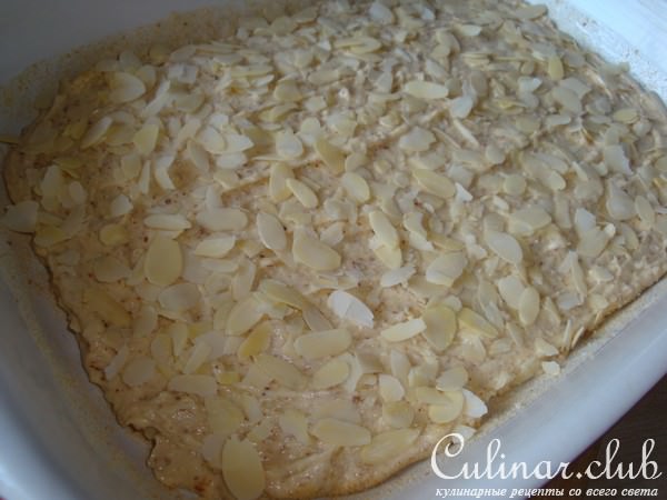 Пирог с ревенем и клубникой.