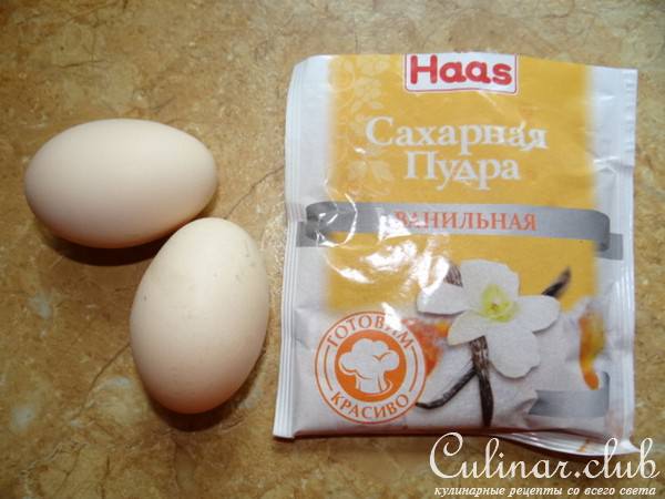 Яблочная шарлотка на сгущенном молоке с арахисом
