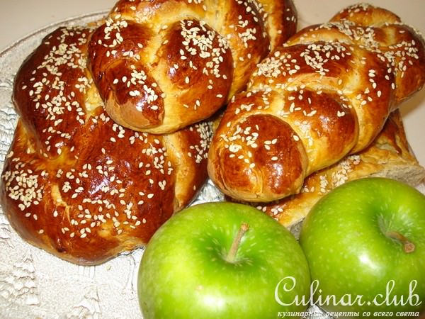Яблочно-медовая хала