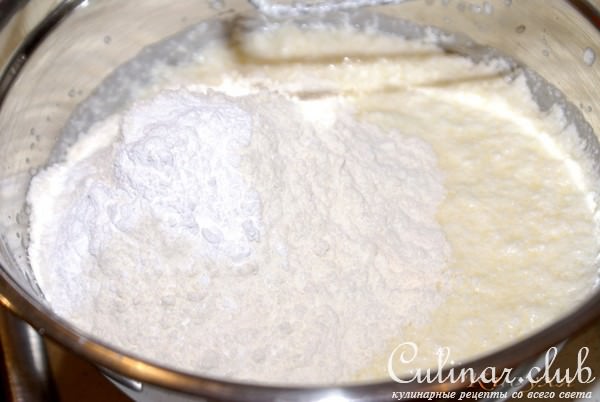 Перевёрнутый пирог с ананасами и клюквой