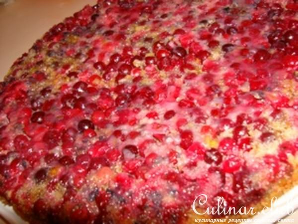 Клюквенный пирог с грецкими орехами