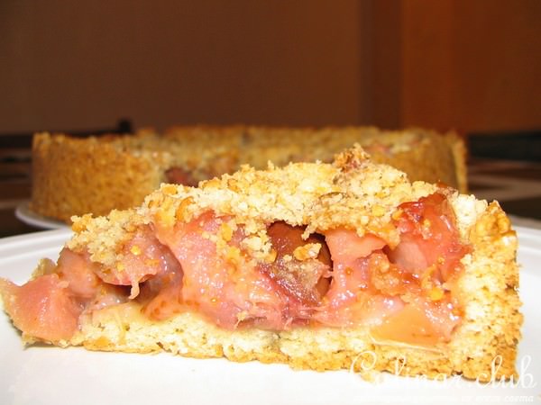 Пирог с инжиром и яблоками.