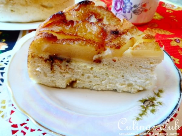 Пирог с грушами и шоколадом.