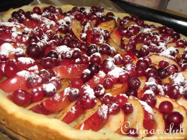 Пирог с яблоками и клюквой