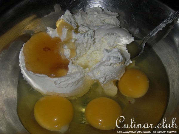 Заливной блинчатый пирог с яблоками и бананами