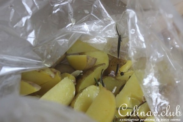 Маринад из лимона и розмарина и запеченная свиная корейка с картофелем