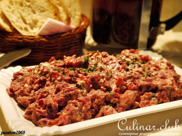 Сырно-свекольная и яично-тунцовая - две вкусные и несложные намазки для бутербродов к завтраку