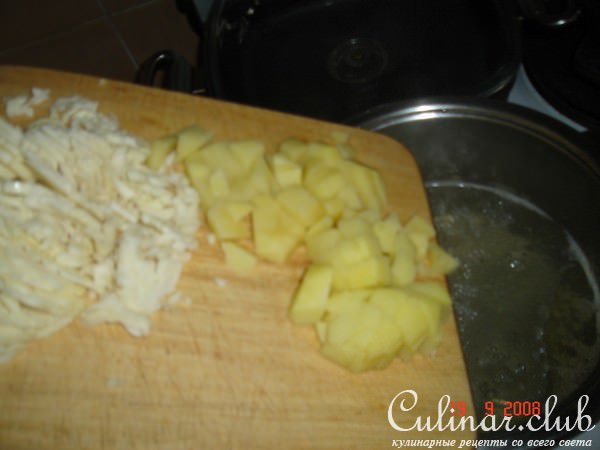 Борщ с шампиньонами и сыром
