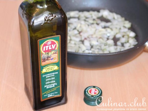 Картофельный суп со сливочным сыром и эстрагоном