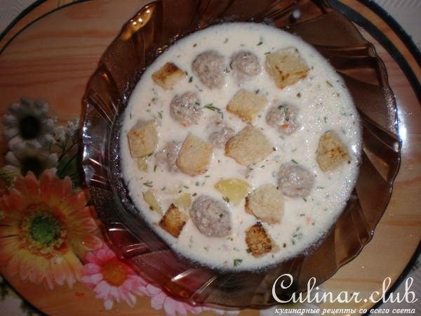 Сырный супчик с фрикадельками и сухариками