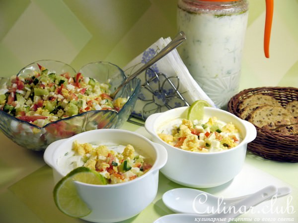 Овощная окрошка с брынзой и яйцами на простокваше