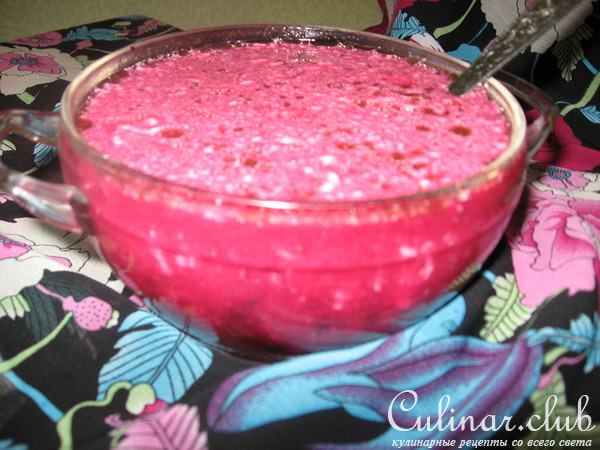 Свекольник с колбаской и грибами