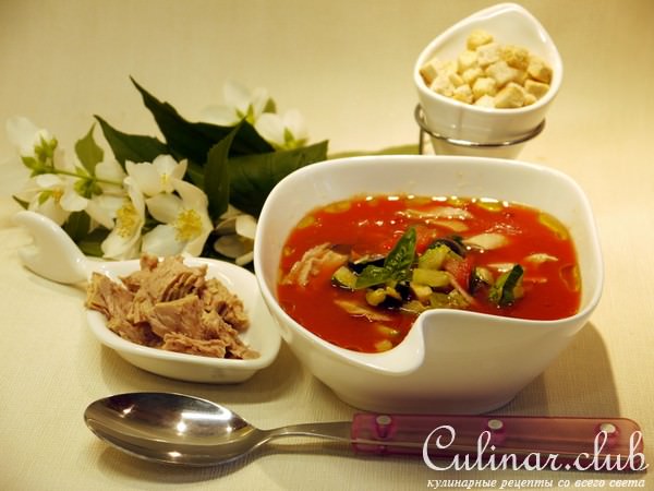 Холодный томатно-овощной суп с тунцом „Вкусное лето“