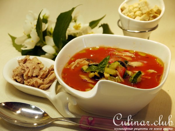 Холодный томатно-овощной суп с тунцом „Вкусное лето“