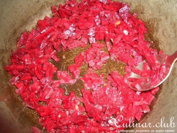 Свекольный суп с картофельной лапшой