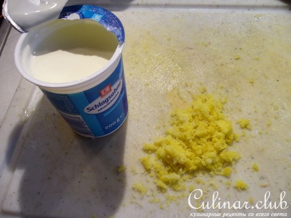 Суп-пюре с миндалем и базиликом