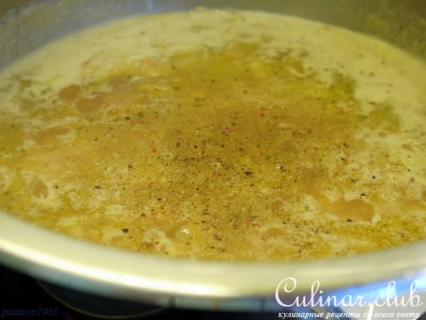 Суп-крем из кольраби с беконом и ветчиной
