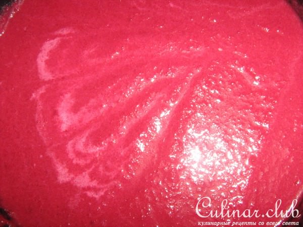 Суп-пюре из свеклы с яблоками и беконом.
