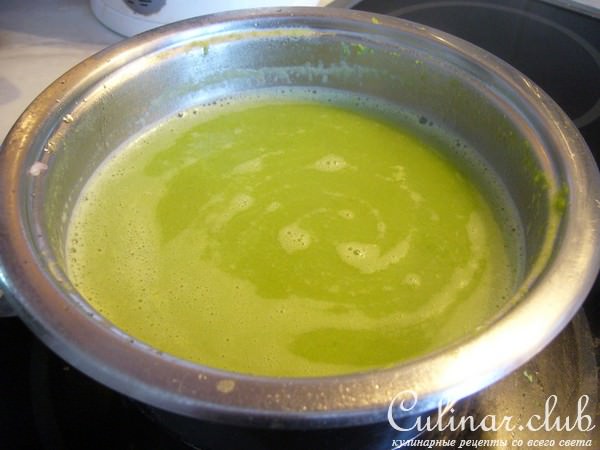 Гороховый суп с яйцом (яркий, легкий, почти диетический)