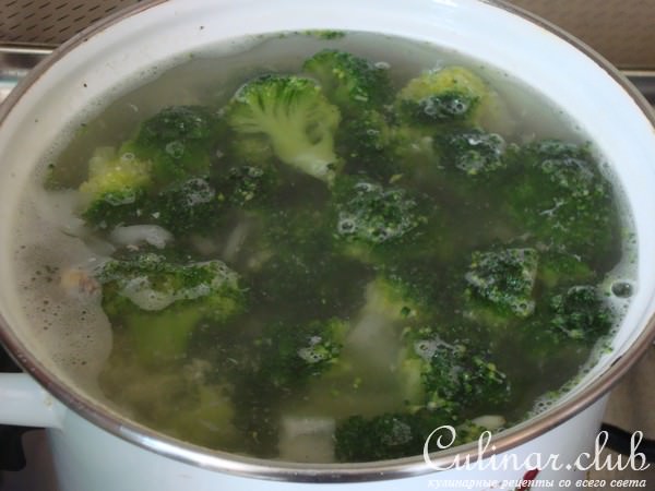 СУП-ПЮРЕ С БРОККОЛИ И КУРИНЫМ ФИЛЕ