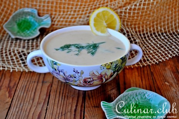 Суп-пюре с красной рыбой,картофелем и укропом.
