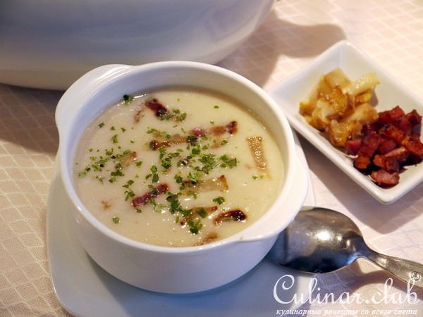Фасолевый суп-пюре с грушей и беконом