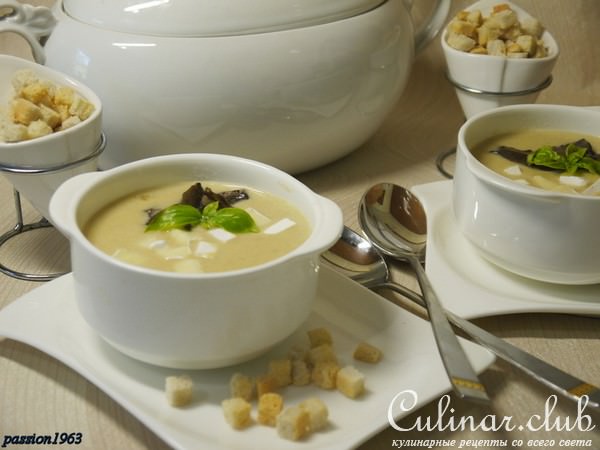 Суп-крем с грибами и камамбером