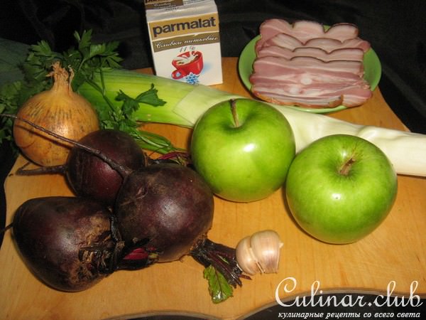 Суп-пюре из свеклы с яблоками и беконом.