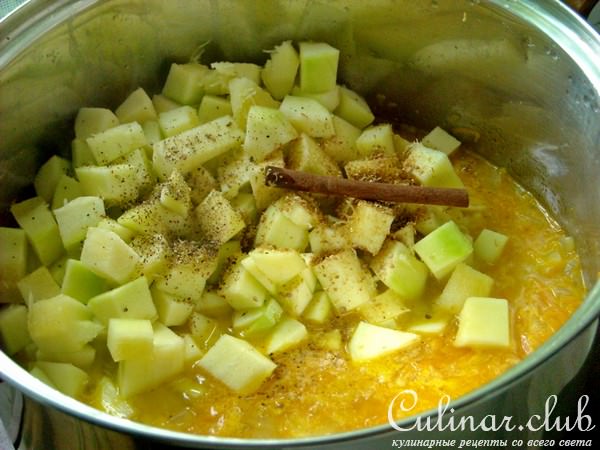 Сливочный крем-суп из цуккини, картофеля и моркови с лисичками.ФМ "Суп из топора"