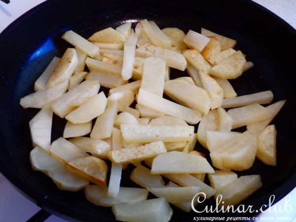 Суп пюре из овощей с сыром и приправой карри и манго.
