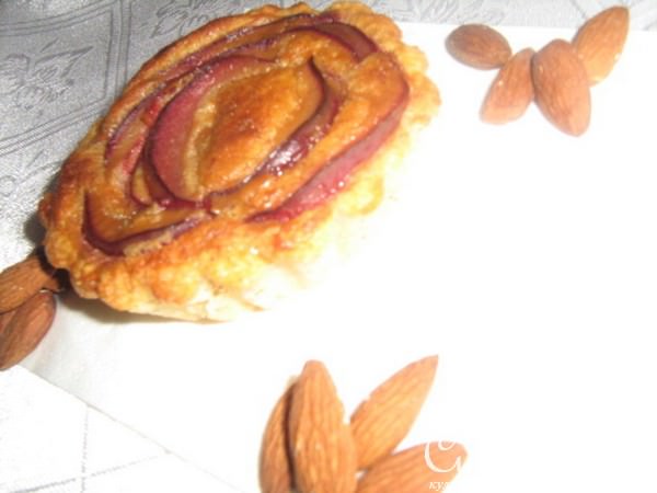 Корзинки с франжипаном и сливами