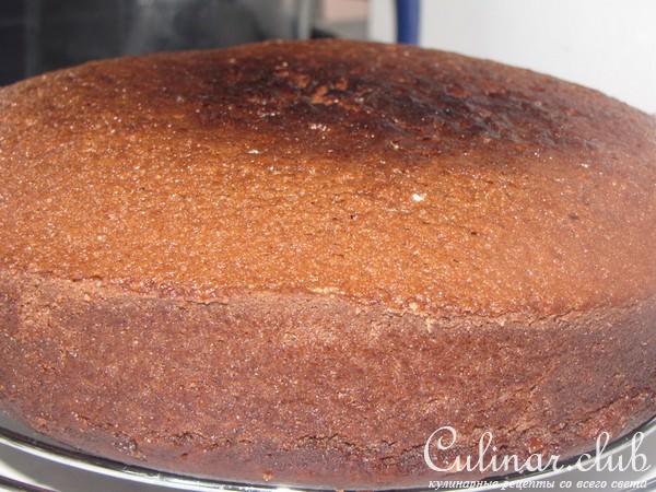 Шоколадный тортик с клюковкой, приготовленный в СВЧ.