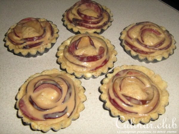 Корзинки с франжипаном и сливами