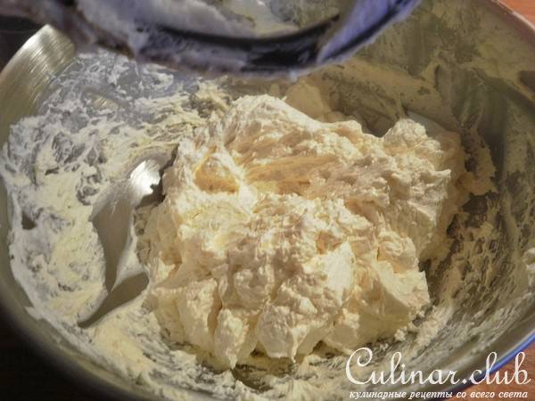 Торт Подушка, Фисташковый масляный бисквит, Swiss Meringue Buttercream