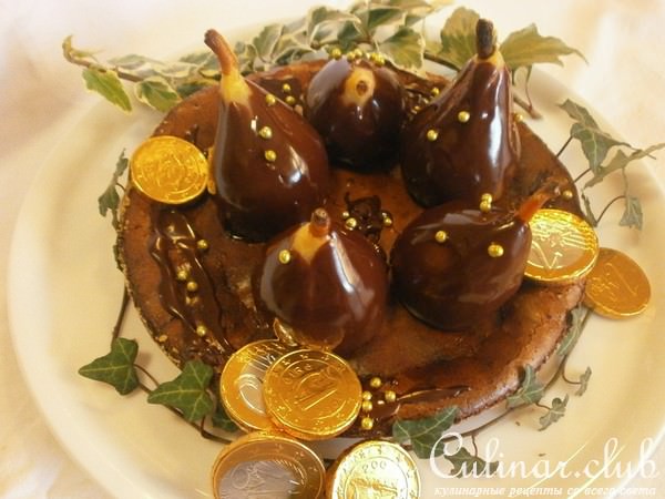 Мягкий шоколадный торт без муки с грушами