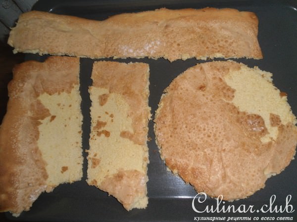 Миндальный торт со сливочным кремом и личи "С Днем Рождения, Леночка!!"