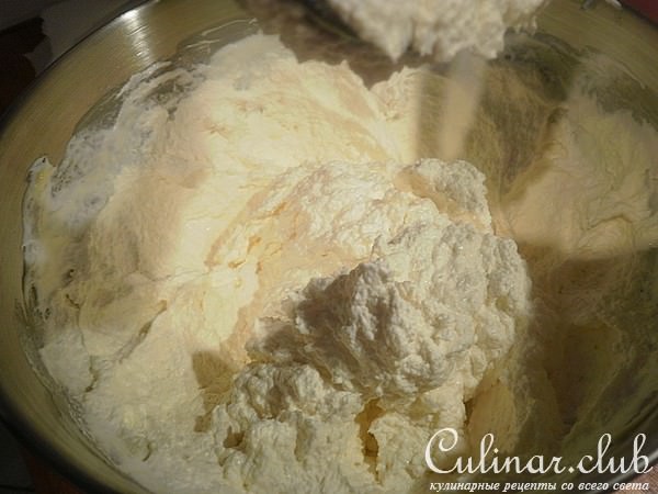 Торт Подушка, Фисташковый масляный бисквит, Swiss Meringue Buttercream