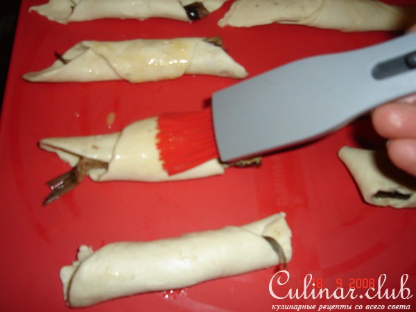 Круасанчики со шпротами