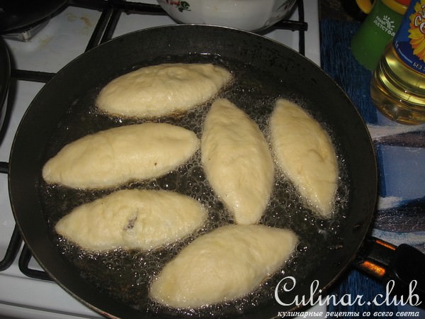 Жареные пирожки с ливером